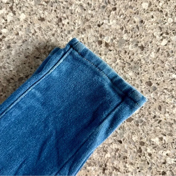 Uniqlo Men's Skinny Jeans in Blue - Picture 7 of 8